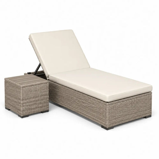 Ensemble de bain de soleil réglable avec table d’appoint en résine tressée PE taupe et coussins crème, 195 × 60 × 31 cm